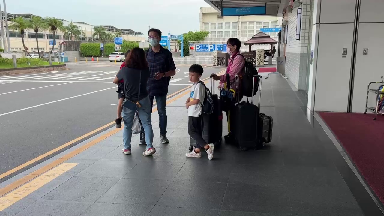 ▲旅客期待8天旅遊，遇天災無奈，不過安全第一（圖／記者王俊勝 翻攝；未經授權請勿翻攝）