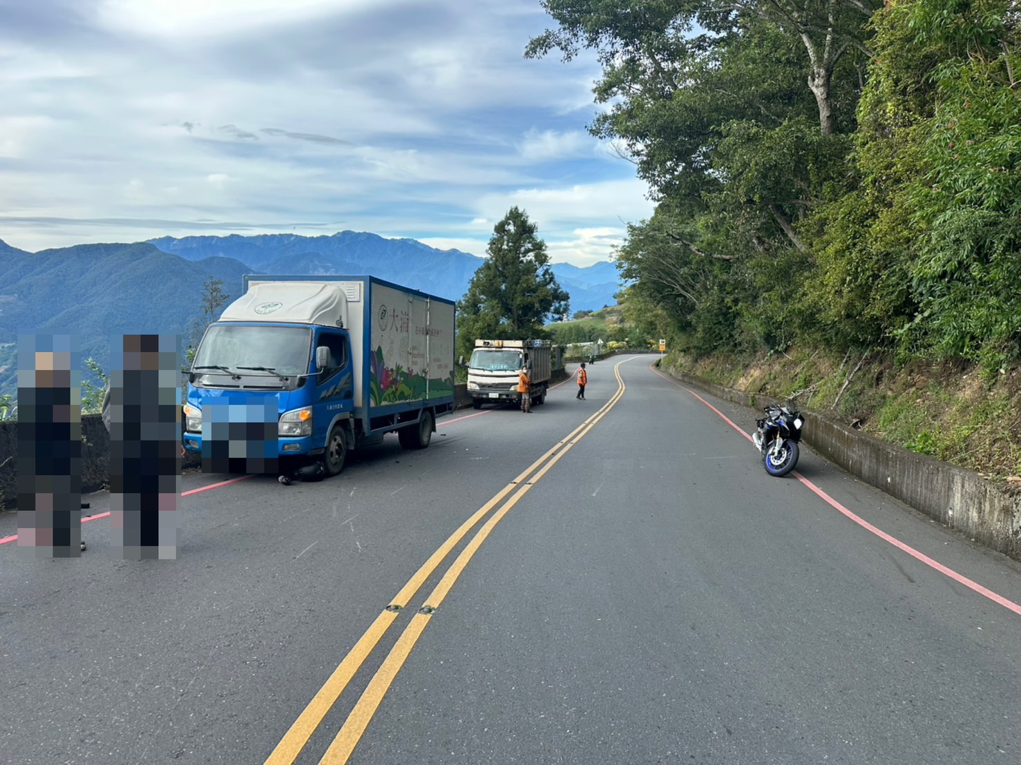 機車騎士台14甲線對撞小貨車　重傷搶救仍不治　警籲山區行車減速慢行