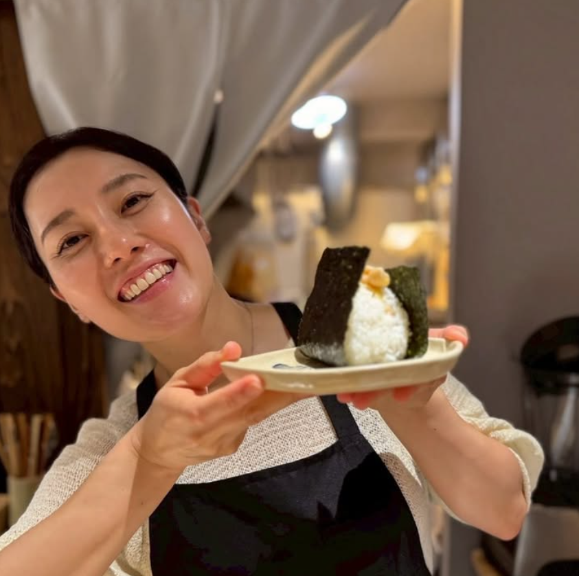 長澤梓引退12年，目前創業開手作飯糰店。（圖／翻攝IG）