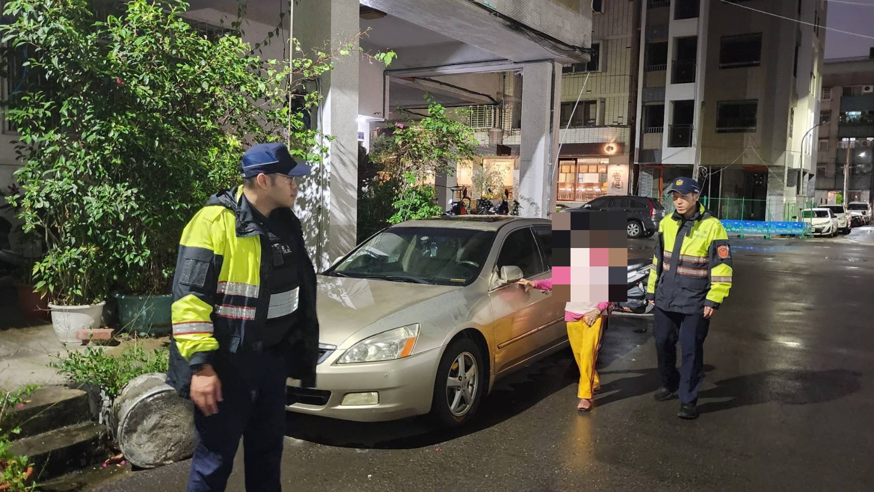 波麗士好眼力!9旬嬤一個月兩度迷途 台中暖警一眼認出護送返家