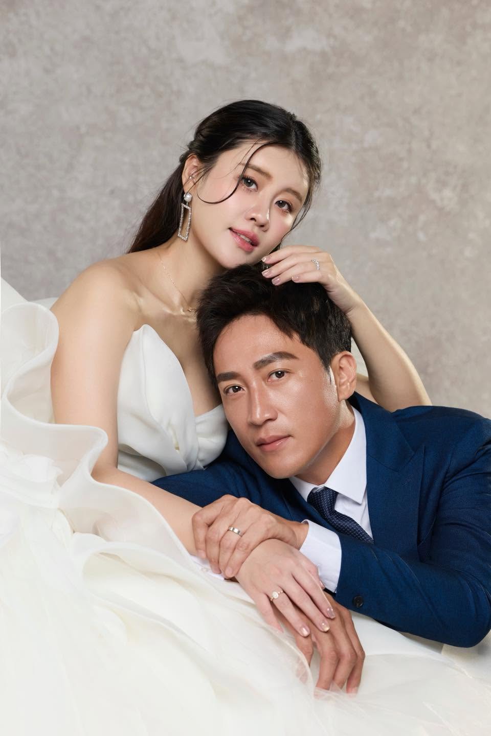 林真亦宣布已婚懷孕。(圖/翻攝林真亦臉書)
