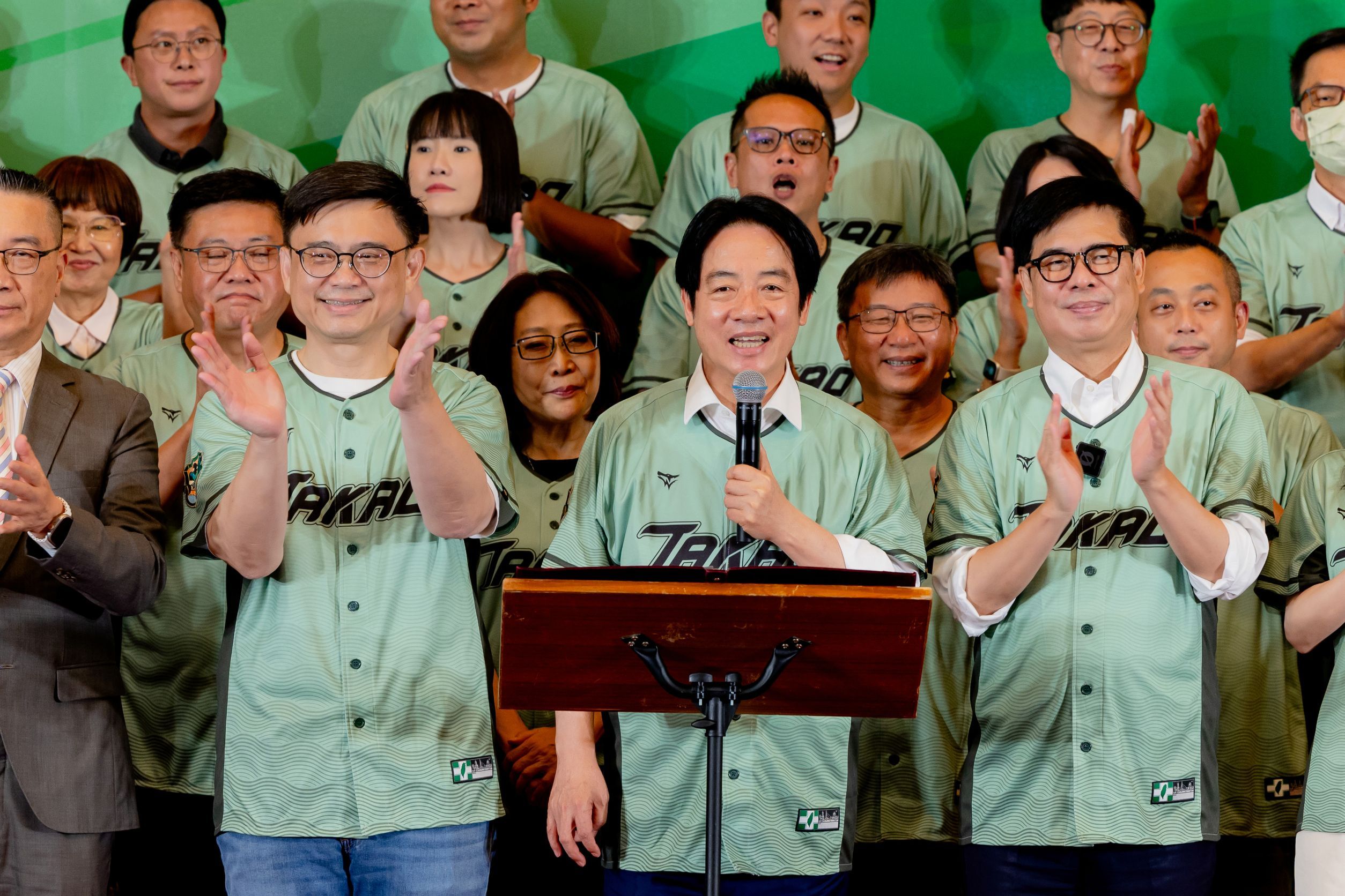 賴清德今在高雄談年底縣市長選舉，警告近期已出現假消息、假民調，未來甚至可能出現假影音。