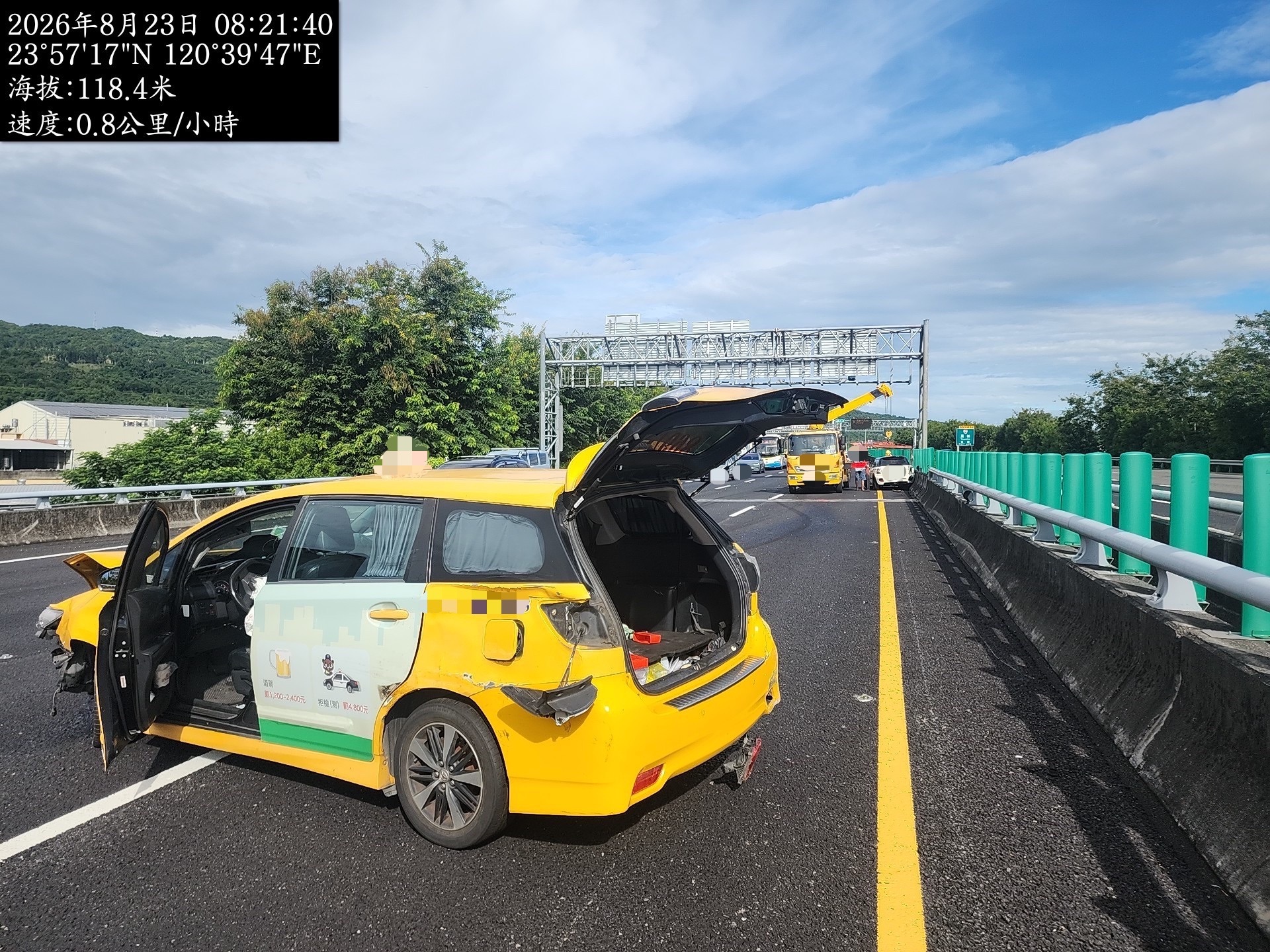 國3草屯段營業小客車驟切車道釀3車事故 2人受傷、駕駛恐遭吊照並涉公共危險罪