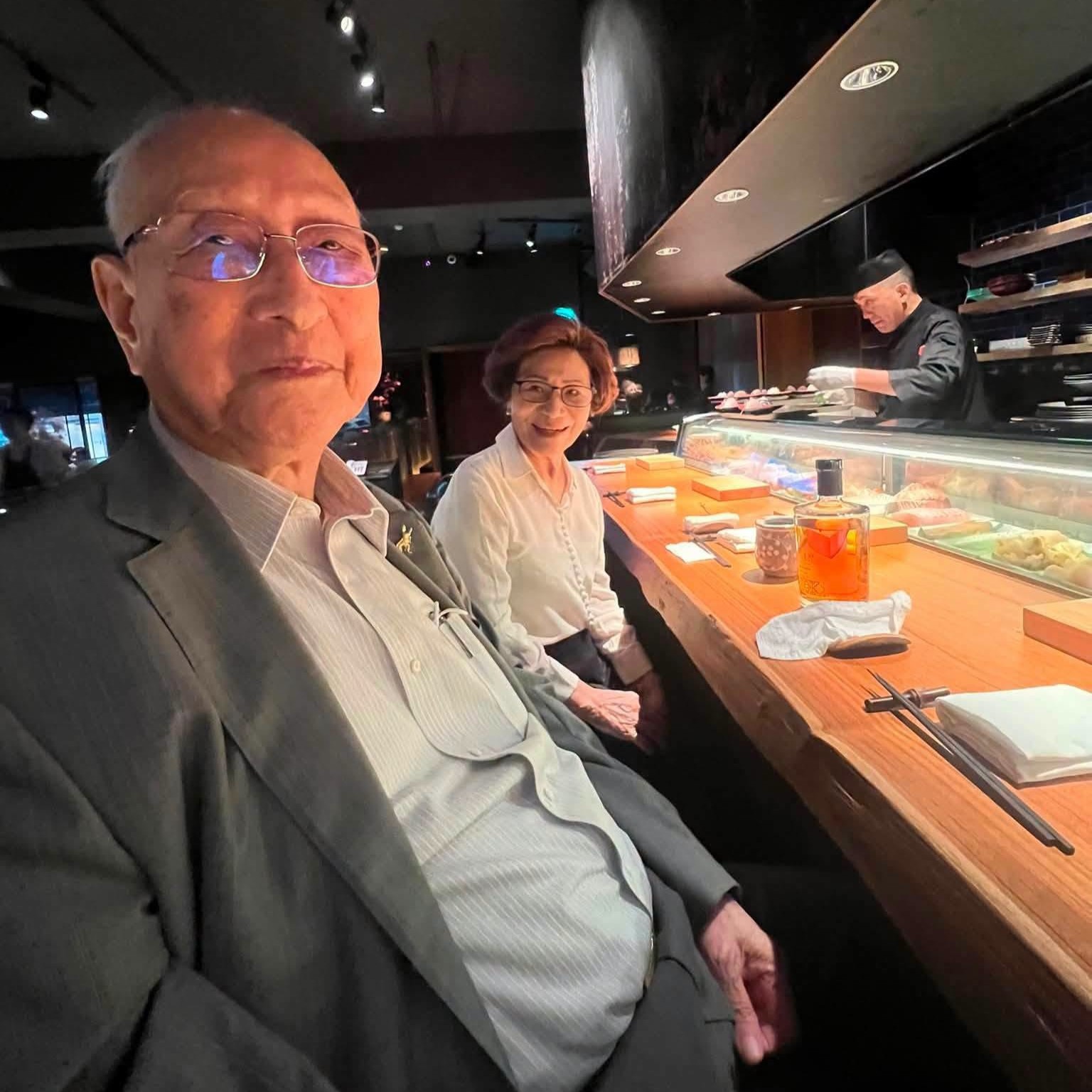北海鱈魚香絲創辦人林逢寅，玩股票幾乎日賺30萬。（圖／翻攝謝金河臉書）