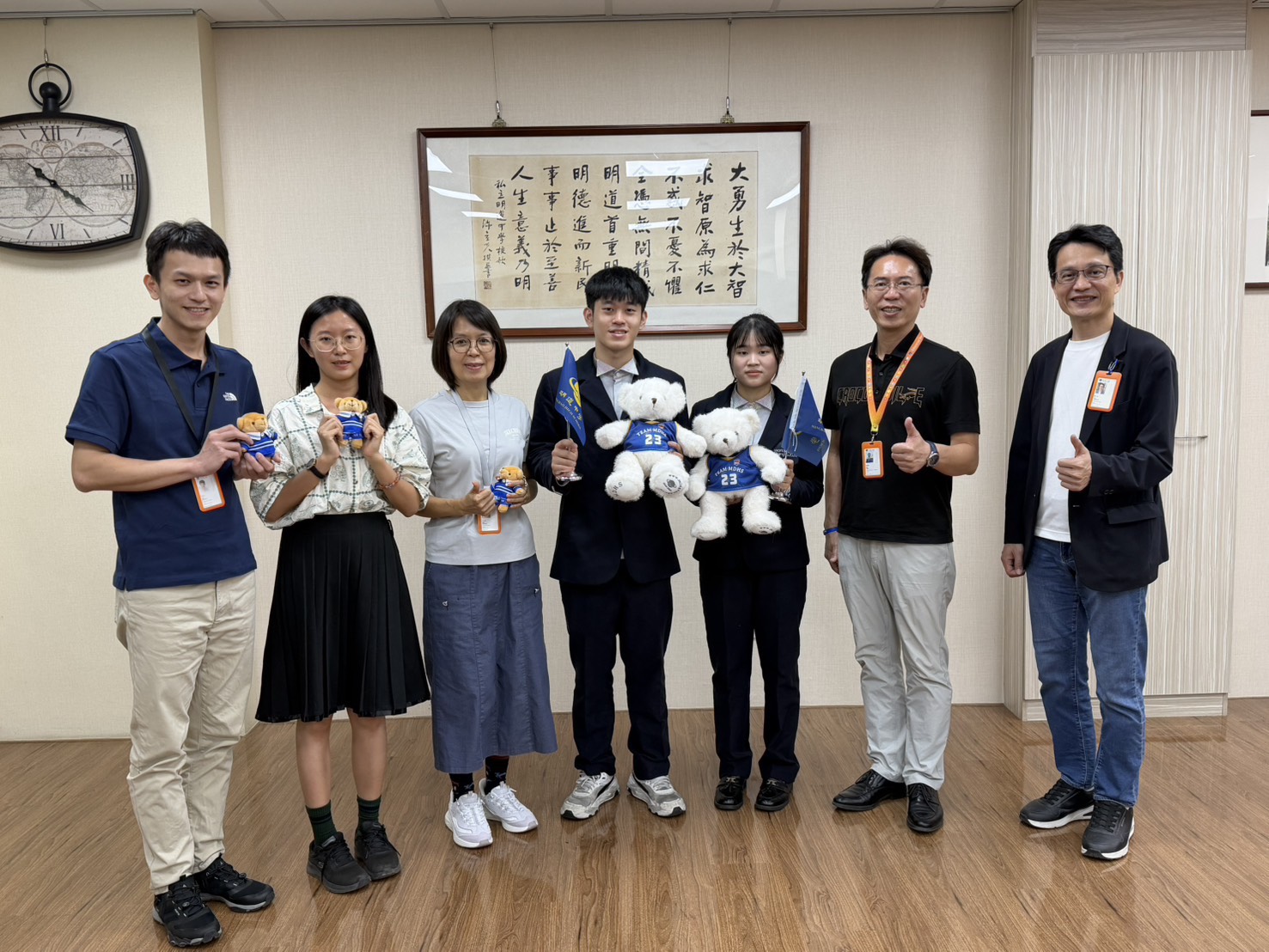陳炤華校長親自表揚優秀校友選手及指導老師