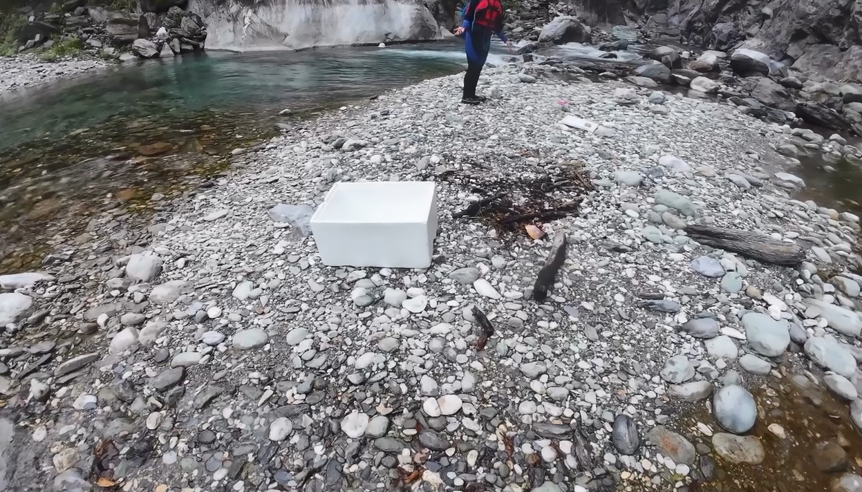 民眾赴花蓮溪邊烤肉目睹滿地垃圾 氣炸PO網引熱議:沒本事就別帶出來!