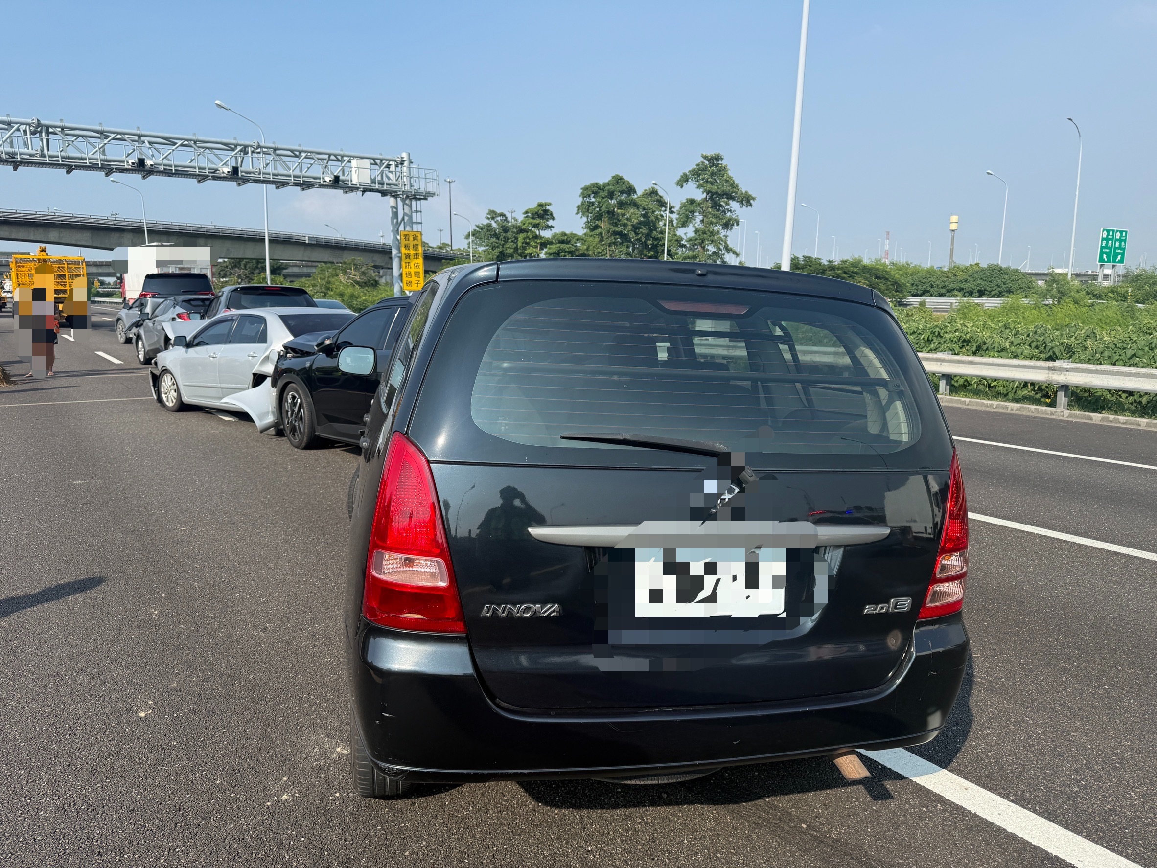 國道1號北向台南新市路段15日下午發生7車連環追撞事故,所幸無人受傷,警方已排除現場並恢復通車。(資料來源:國道公路警察局第四公路警察大隊)