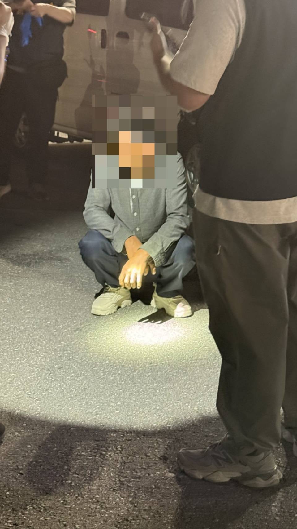 花蓮東大門夜市驚傳持刀隨機追砍！荷蘭女遊客頭髮被削掉一截　兇嫌落網警方偵訊中