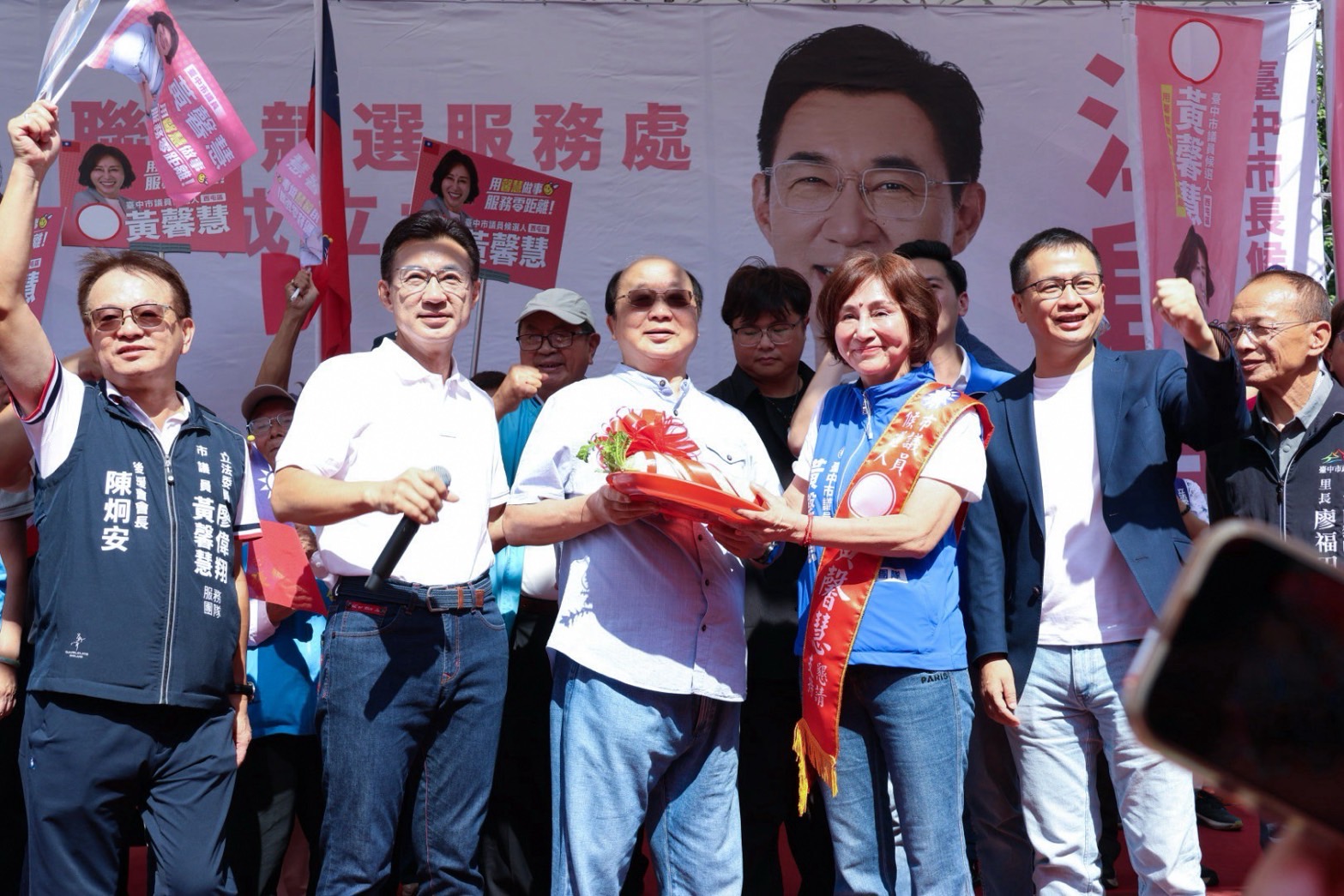 江啟臣一天連跑4場競總！合體胡志強、跨區挺4議員　拋育兒敬老新政
