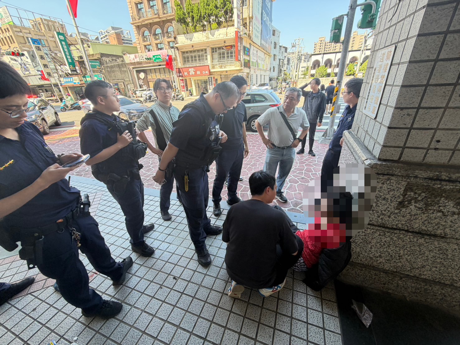 新莊婦人多處刀傷慘死！　警拘提外甥到案