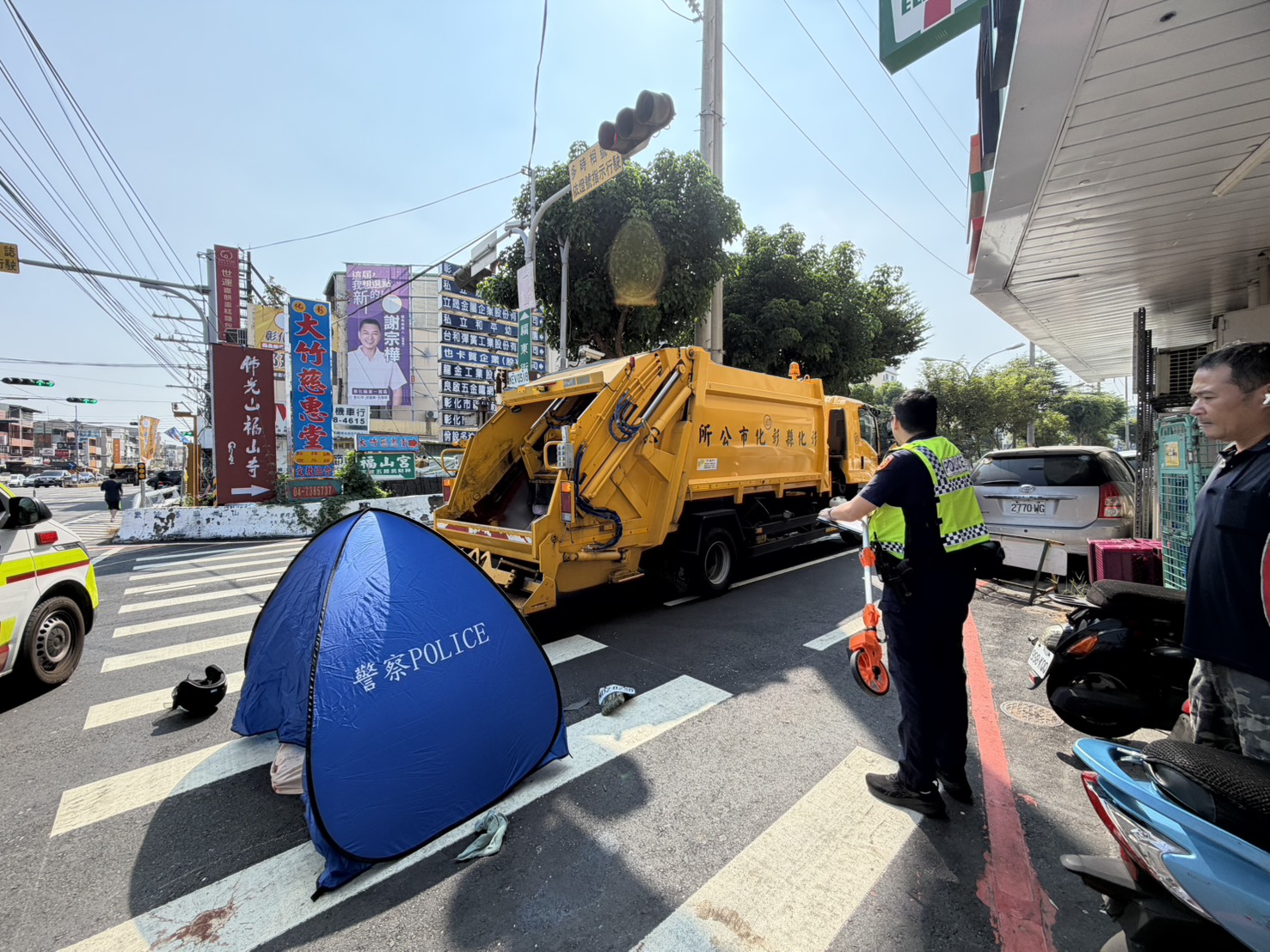騎機車老婦命喪垃圾車輪下！　彰化市公所垃圾車執勤中釀悲劇