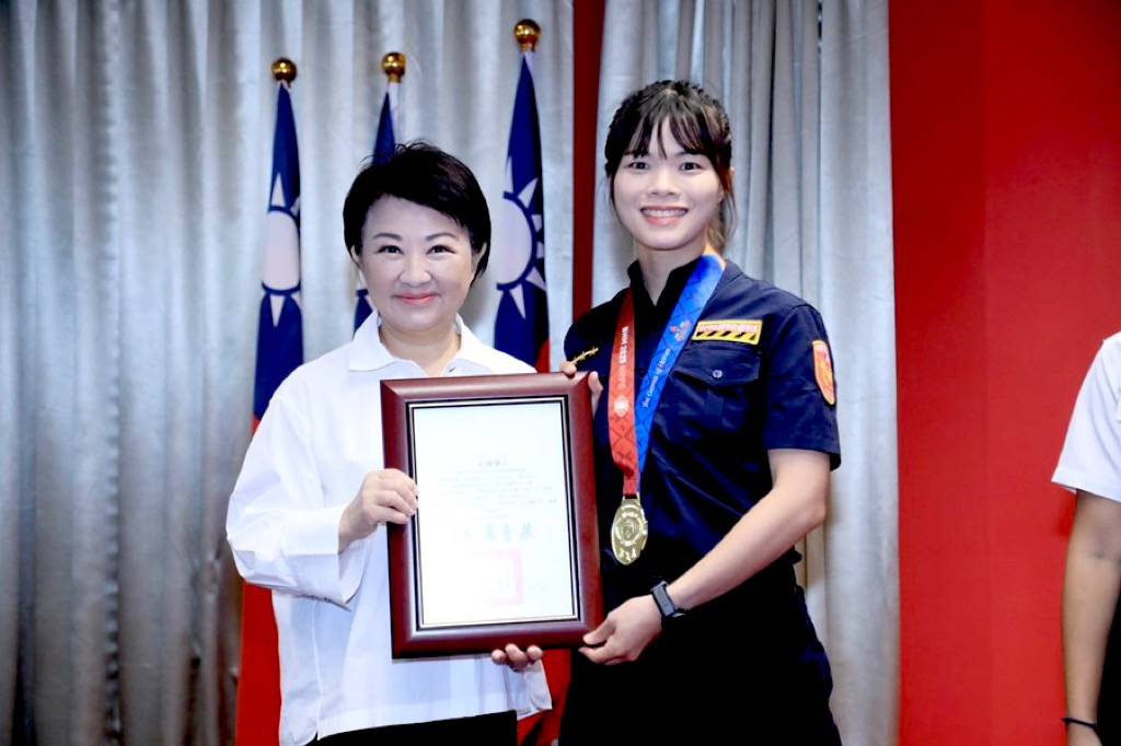 跆拳道4段女警超強！國際賽奪10面獎牌　成台中警局首位女性警技教官