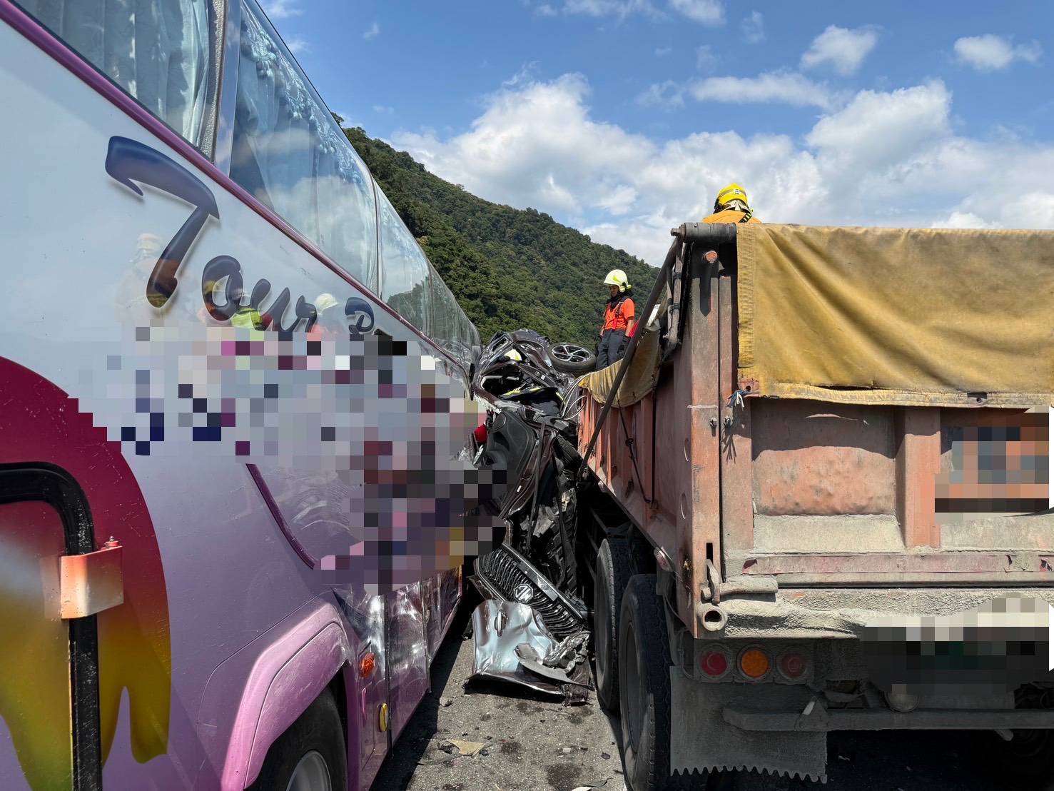 台9線車禍1死4傷! 疑大貨車未注意前方路況追撞釀禍