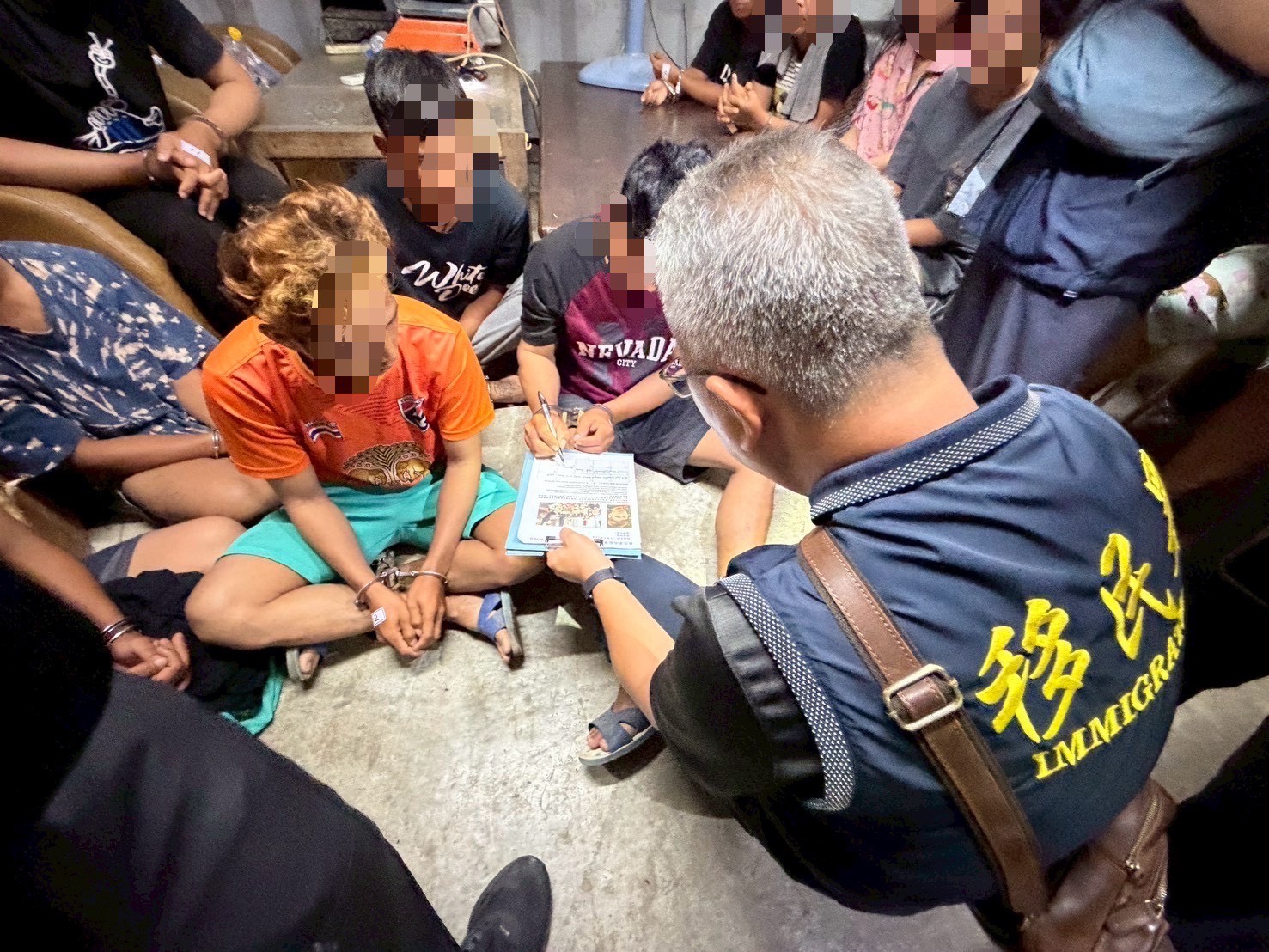 泰籍網美高雄非法打工！熱舞影片破10萬觀看　移民官逮20人