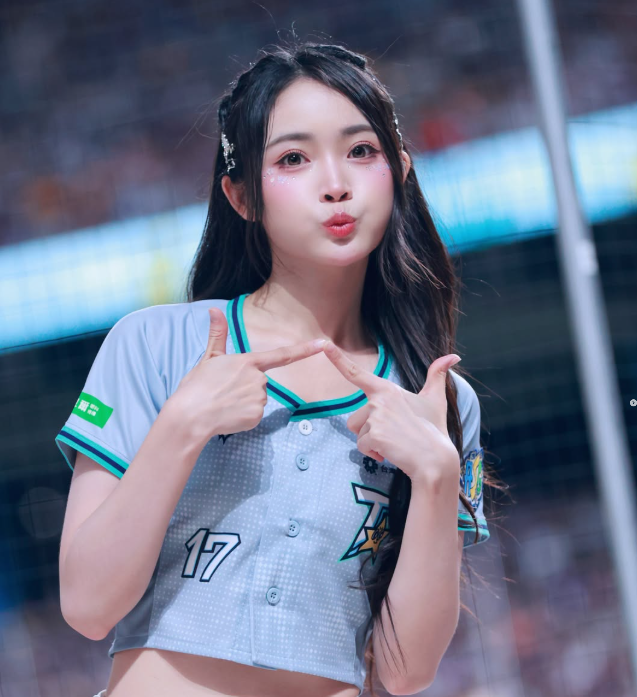 啦啦女神怡琪車禍受傷！爸媽急從台中北上　傷勢照曝光