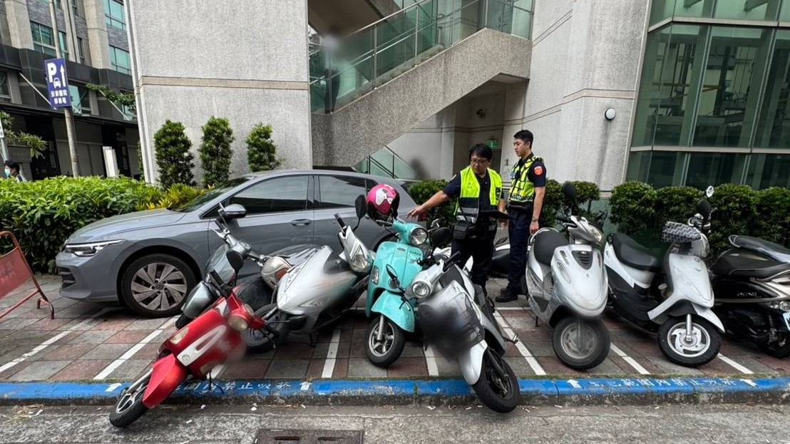 又是毒駕！高雄女追撞後「狂掃6機車」警一測他慘了