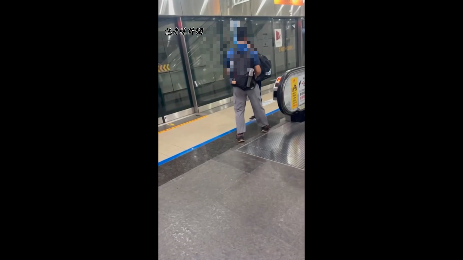 高雄捷運男疑尾隨女高中生！月台一路緊貼進車廂　目擊者喝斥、高捷調資料追查