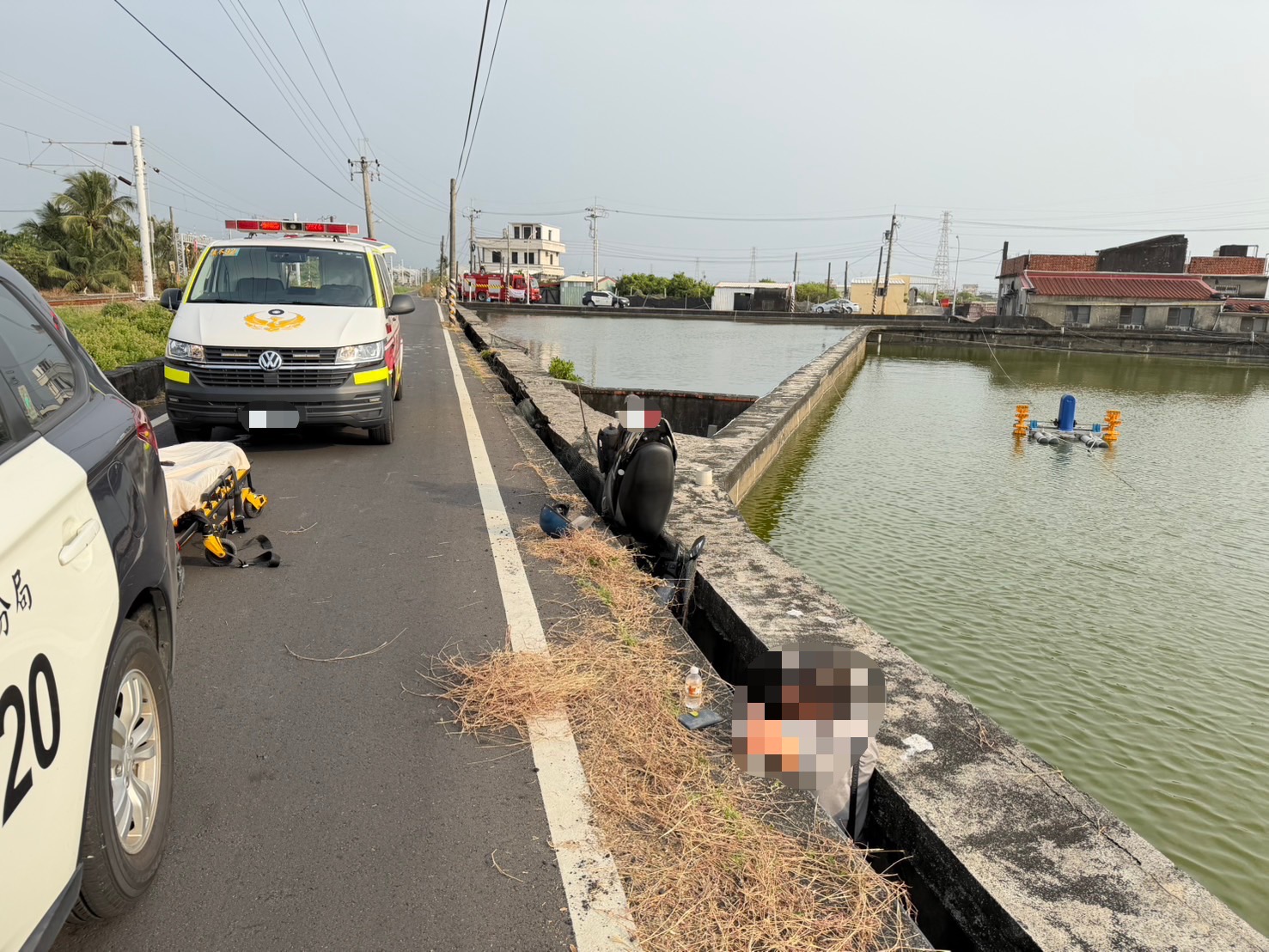 屏東警休假自摔「掉進水溝」！交通隊到場處理：自己人酒駕