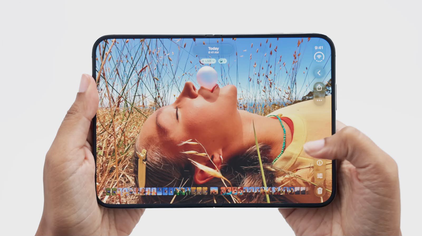 iPhone Duo有多難修？內螢幕拆1小時才卸下　專家公開各項挑戰