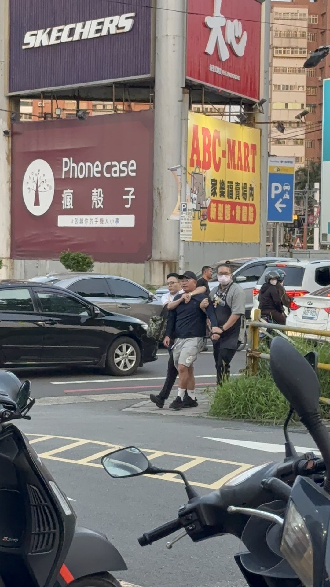 %E5%81%B7%E6%89%8B%E6%A9%9F