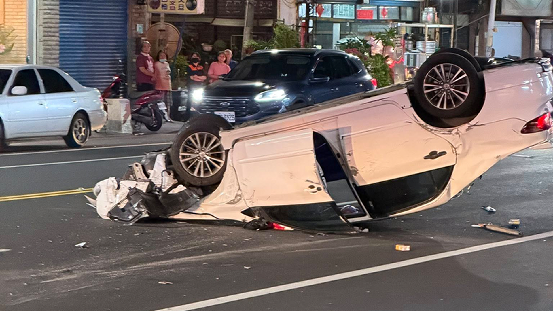 台南新營翻車