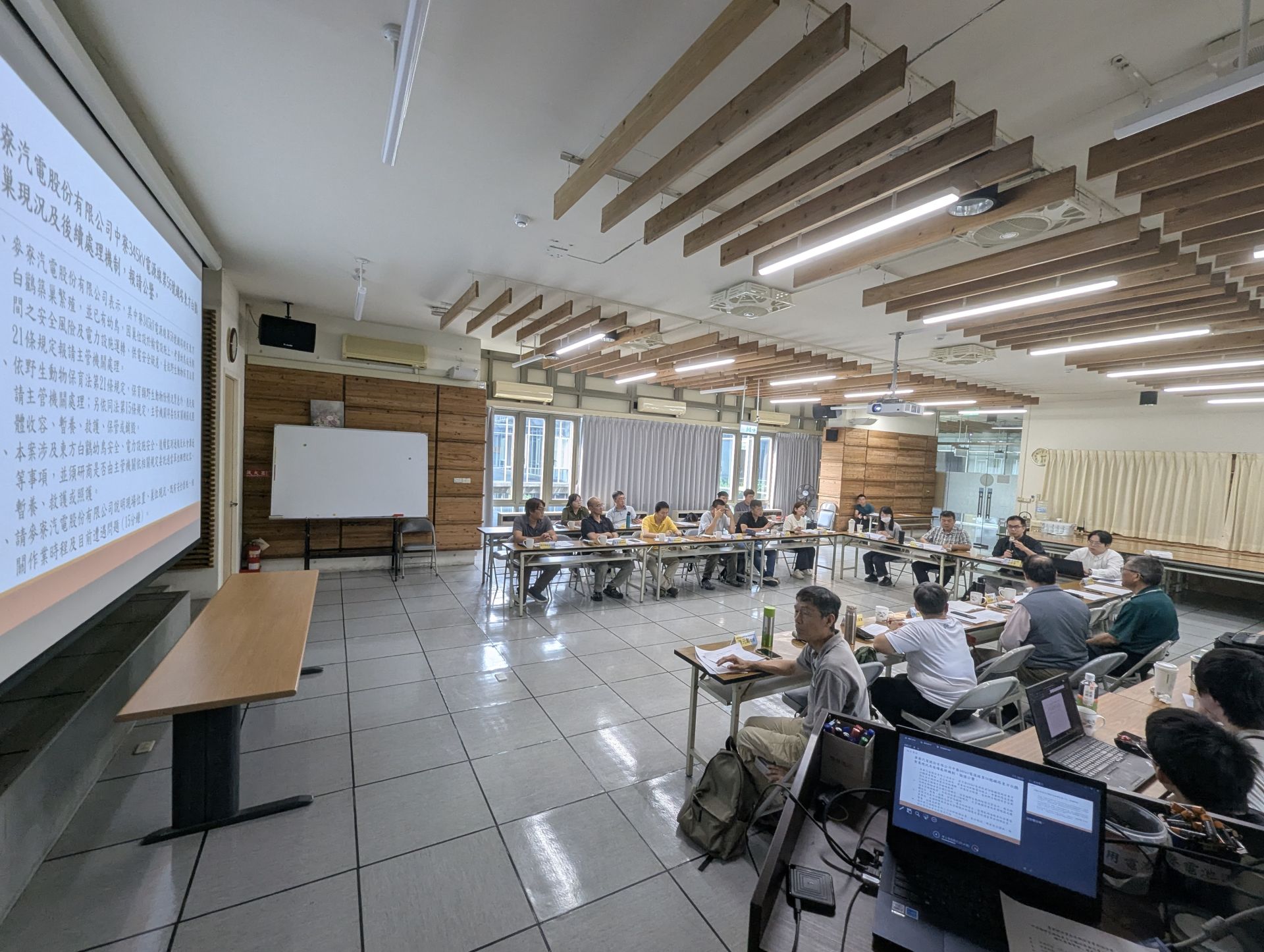 東方白鸛鐵塔築巢引關注　南投分署跨部會協調：保育與供電安全並行