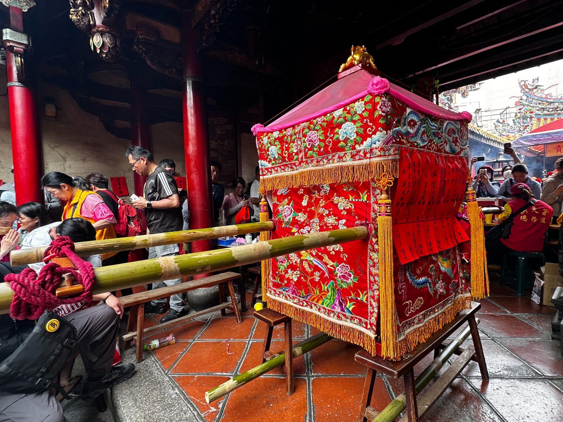 為何媽祖變身「粉紅超跑」？  楊登嵙教授親自解密