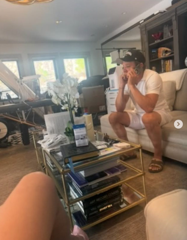 好萊塢男星「鷹眼」傑瑞米雷納（Jeremy Renner）遭中國女導演周依指控性騷擾。（圖／翻攝周依IG）