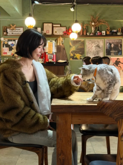 宮脇咲良造訪台北的咖啡廳。(圖/翻攝宮脇咲良IG)