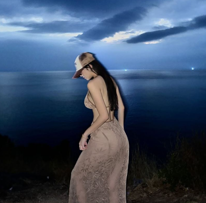 安芝儇曬出超吸睛的比基尼辣照。 （圖／翻攝安芝儇IG）