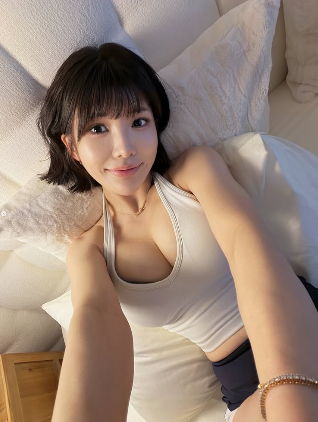 壯壯PO出上圍辣照。(圖/翻攝壯壯IG)