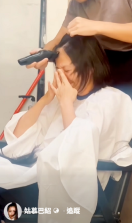 姑慕·巴紹消失社群兩個多月,證實罹患乳癌。(圖/翻攝姑慕·巴紹臉書)