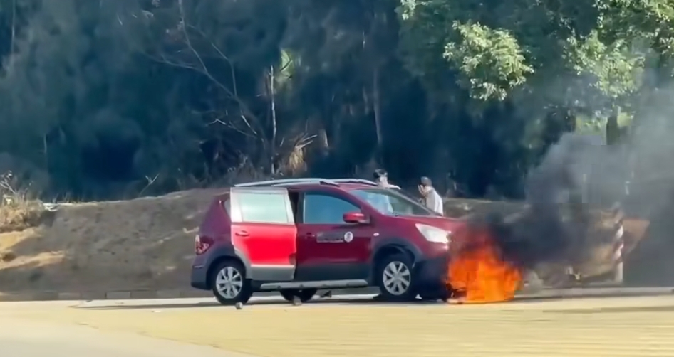 金門驚悚車禍！轎車撞機車釀大火 騎士遭輾後一動不動 現場畫面怵目驚心