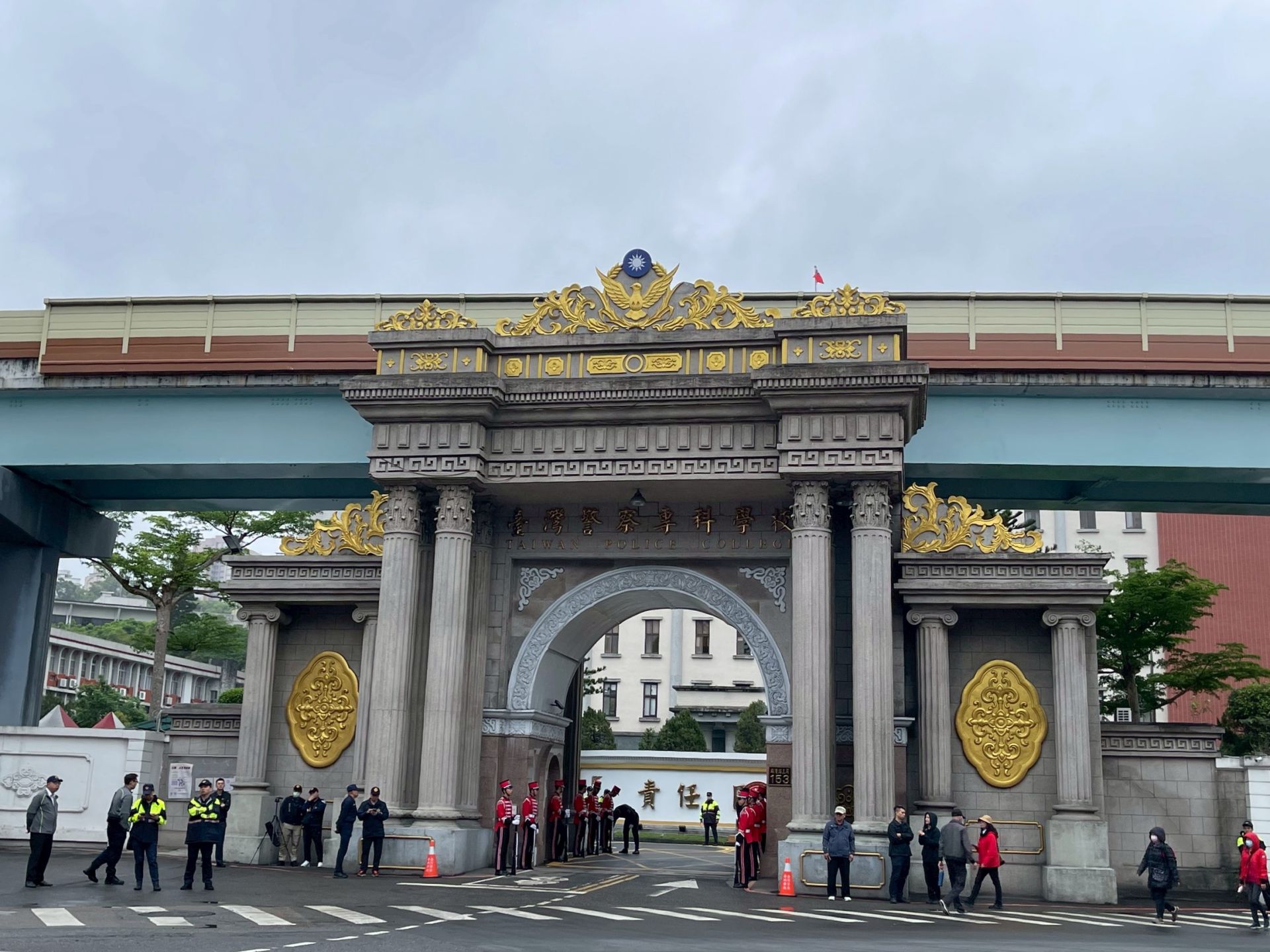 ▲台北市文山區警察專科學校，今（30日）凌晨傳出墜樓意外。（資料照片）