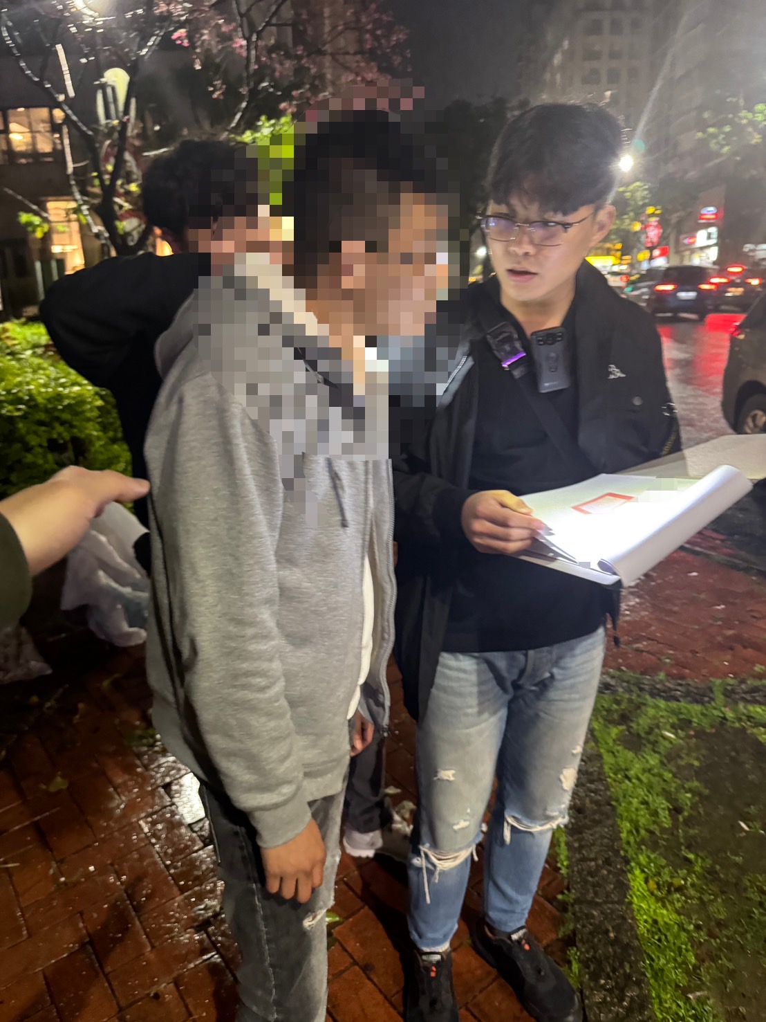 ▲警方逮獲「第1層」藥頭34歲謝姓男子。(翻攝畫面)