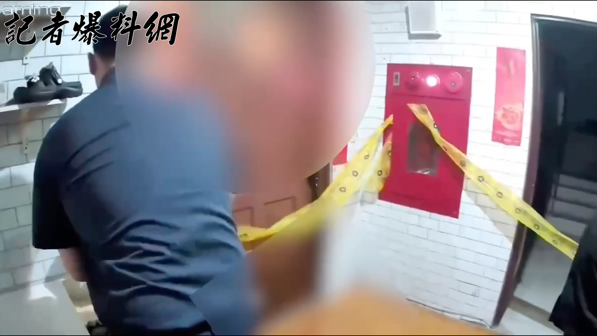 ▲警方在案發現場拉起封鎖線。（翻攝畫面）