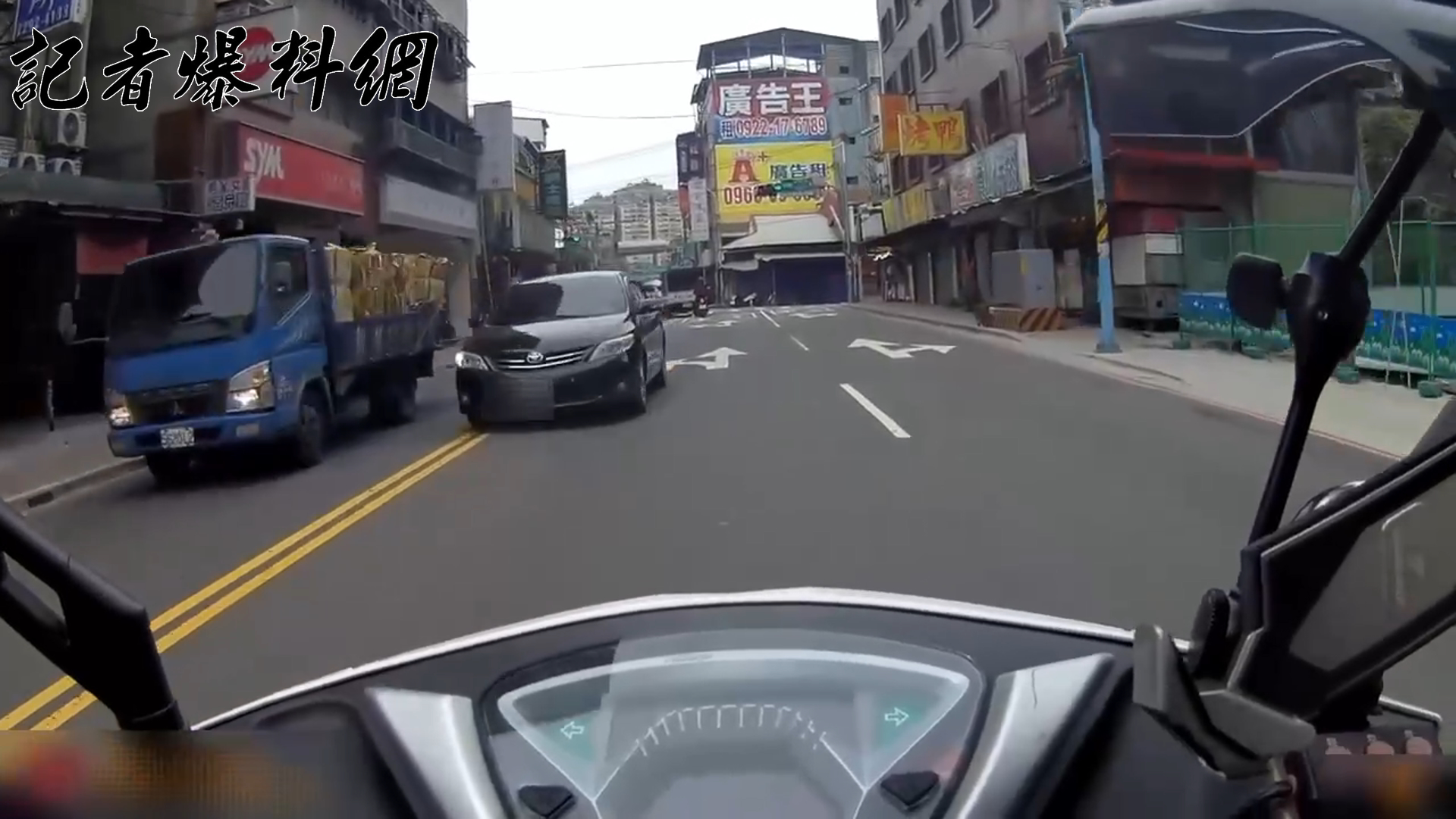 ▲新北市五股區1名43歲江姓男子，昨（8）日下午違規駕車行為遭巡邏員警攔停舉發。（翻攝畫面）