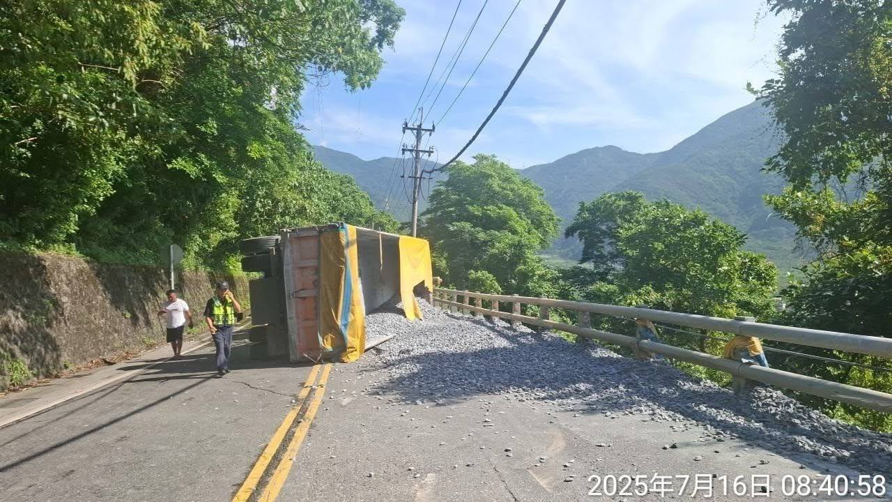 ▲宜蘭縣蘇花公路台9線114.6K處，今（16）日上午8時許發生1起驚險交通事故。（翻攝自《記者爆料網》群組）