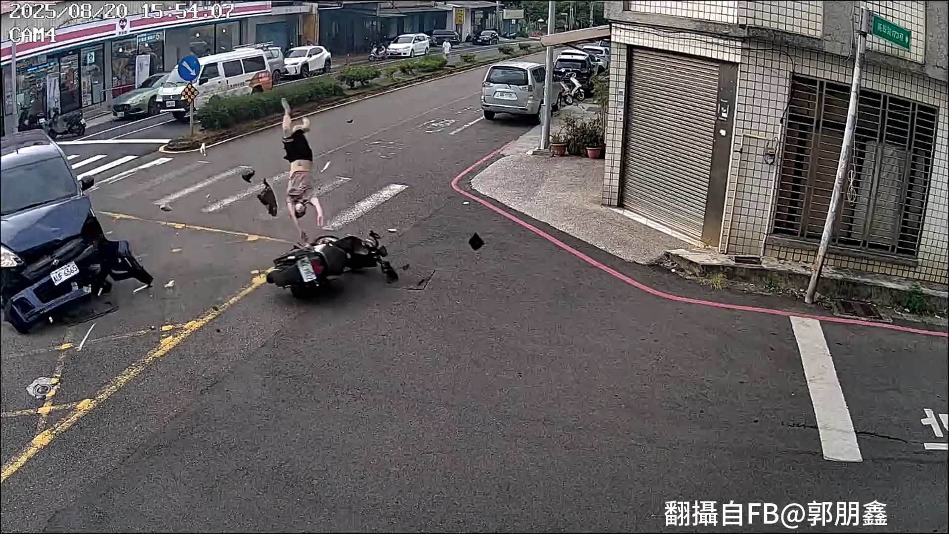 ▲新竹市進園區的主要道路之一，高翠路173巷口，昨（20）日下午15時許發生1起嚴重車禍。(翻攝畫面)