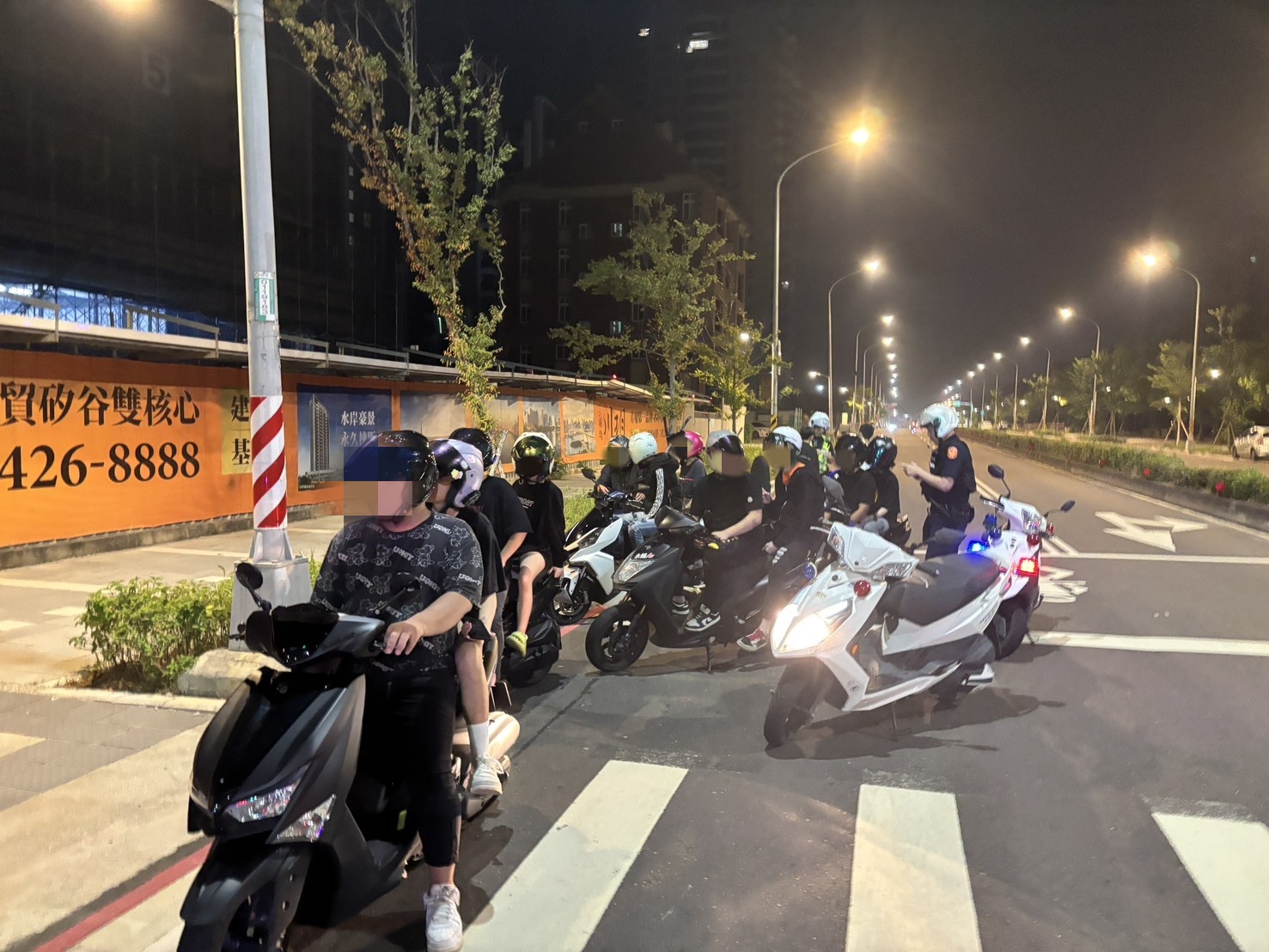 桃園市中壢區今（23）日凌晨4時許傳有改裝車輛徘徊妨害安寧。
