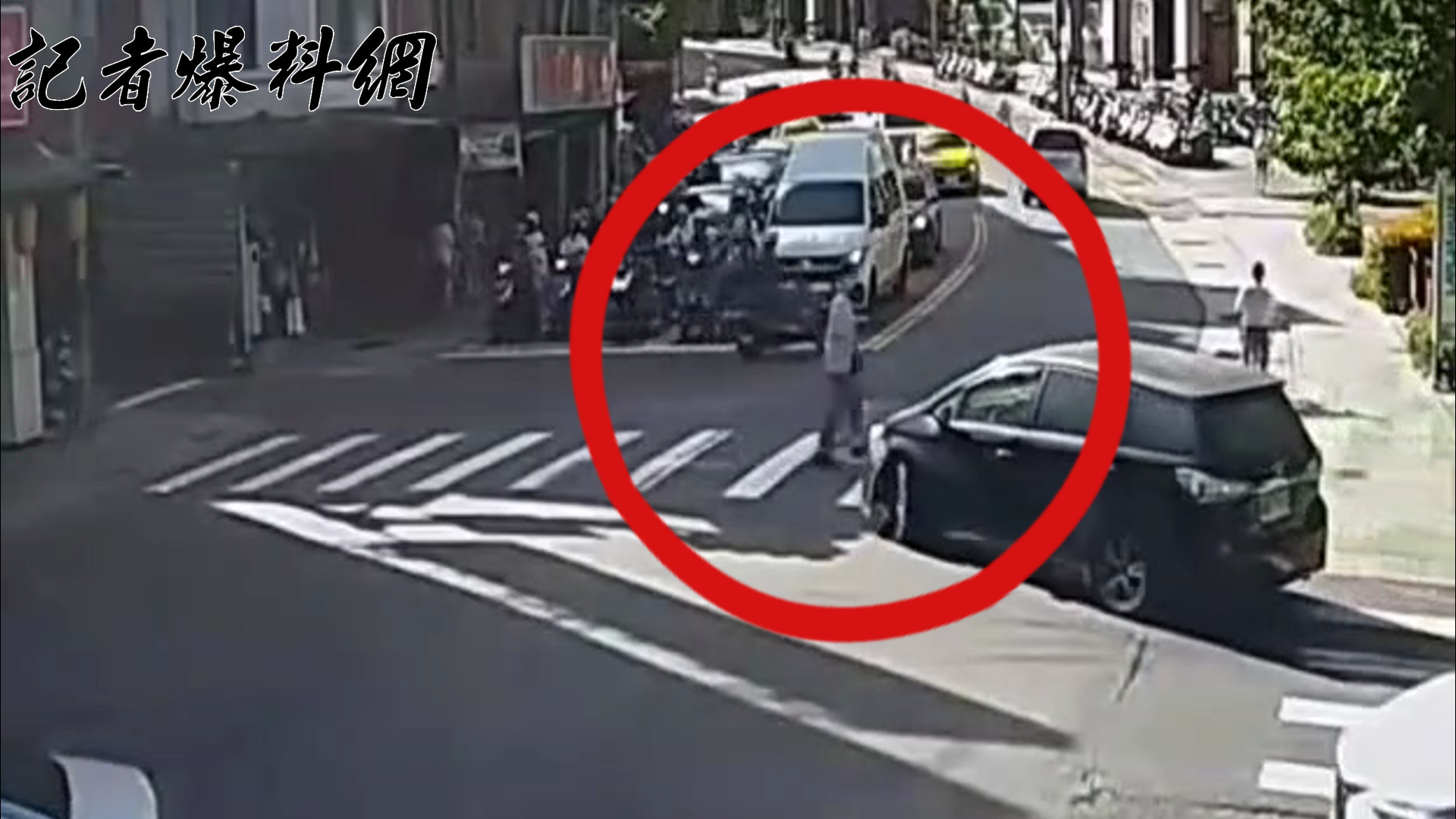 新北市中和區景新街、四維街口，昨（27）日早上8時許發生1起車禍。