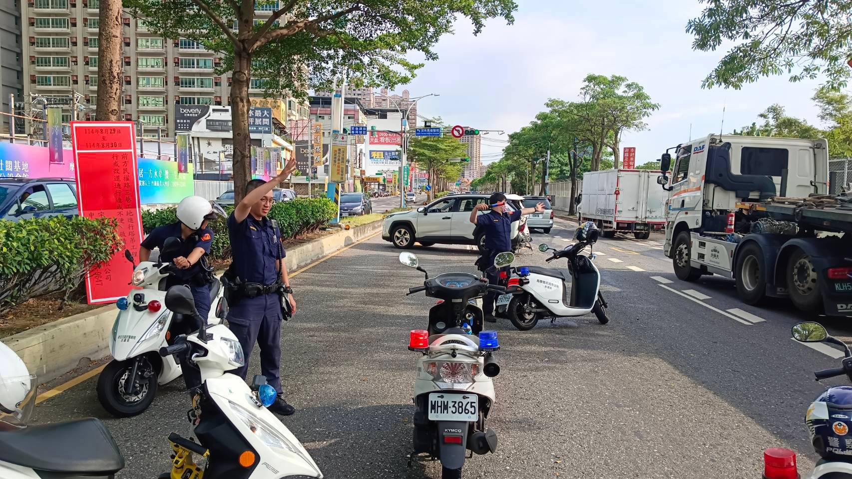 新北市淡水區今（9）日下午15時許發生1起連環車禍。