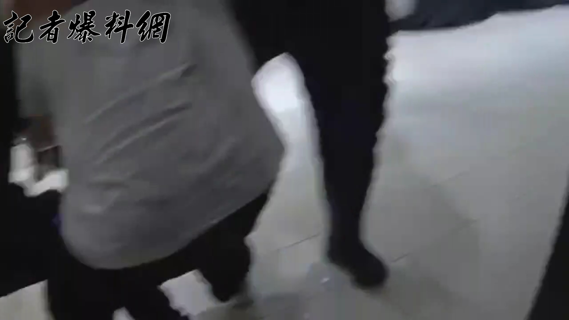 警方準備將廖女帶回派出所查證身分，她卻突然出手攻擊員警。