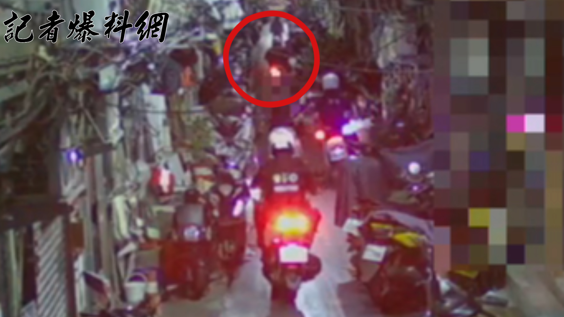 45歲江姓男子騎乘機車在窄巷見盜巡邏員警迎面而來，心虛掉頭加速逃逸。