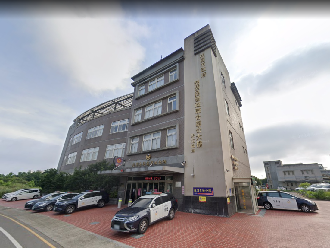 桃園市龍潭警分局31歲劉姓警員休假後未到勤，同仁聯繫不上，前往其租屋處查看時，發現他已倒臥房內，明顯死亡。