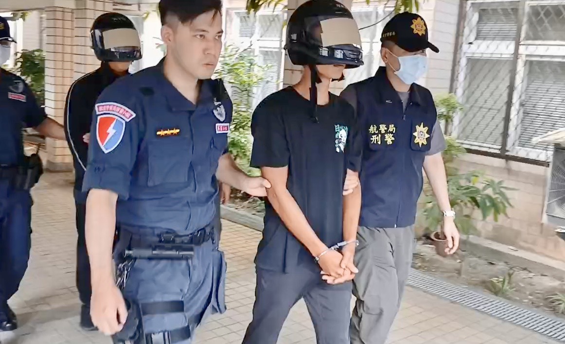 航警局將2名馬來西亞籍嫌犯依違反《毒品危害防制條例》移送桃園地檢署偵辦。