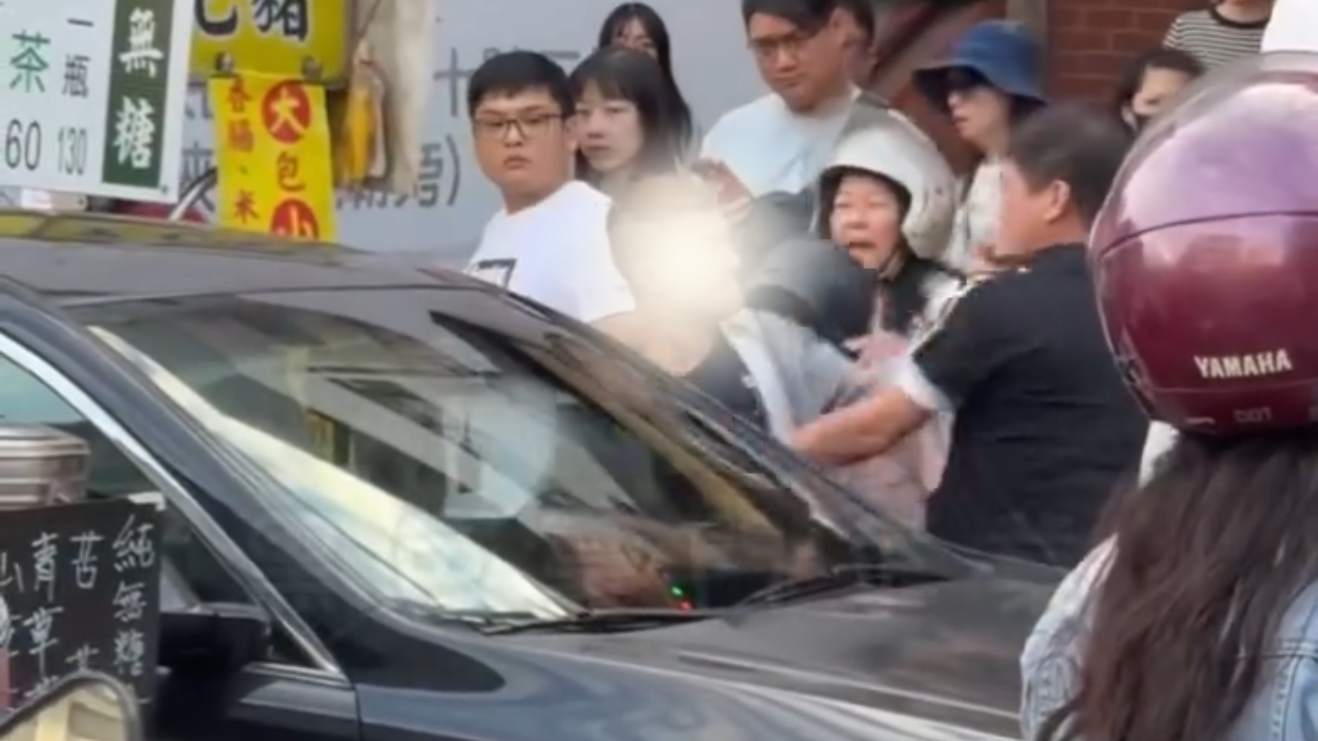 新北市三峽老街一帶昨（16）日下午16時許發生1起行車糾紛。