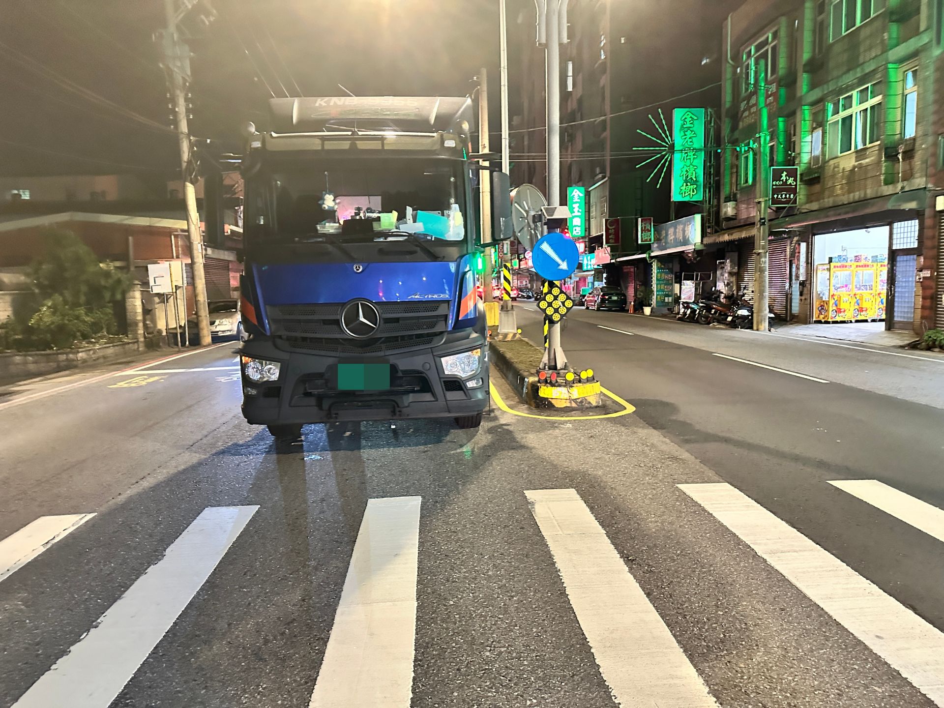 桃園市中壢區中園路二段，前（16）日晚間19時許發生1起行人遭撞交通事故。