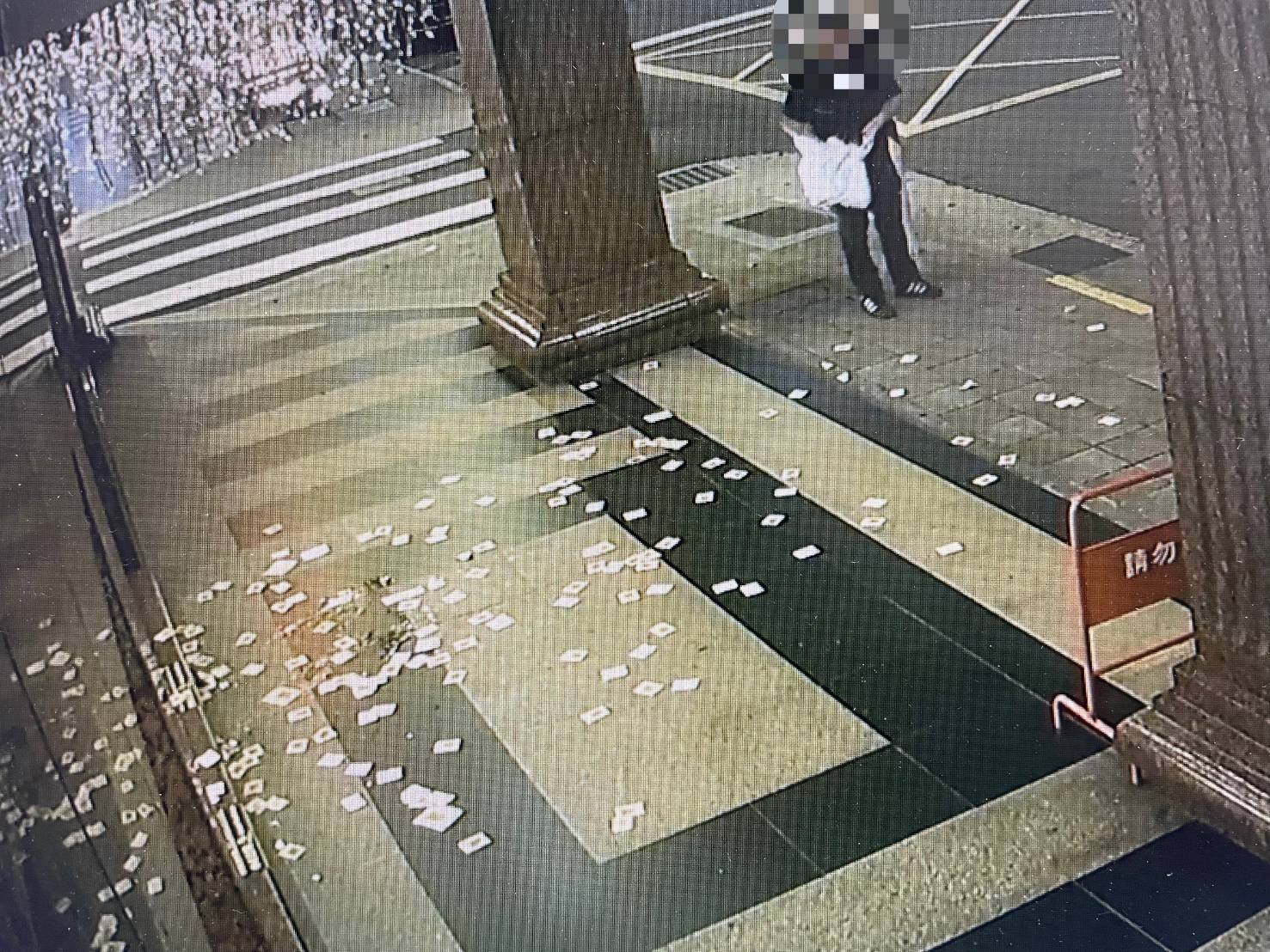 潘嫌等人每次出動2至5人不等，每週約前往飯店鬧事2次，在飯店路邊、櫃台或辦公室發送傳單、灑冥紙、持大聲公叫囂，並丟擲雞蛋，行徑囂張。