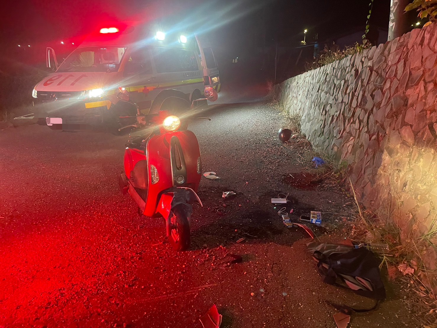 太麻里深夜死亡車禍！疑外籍男騎車不明原因「自撞水泥牆」身亡